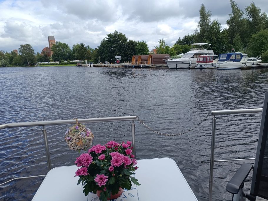 Unser Liegeplatz vom Wasser aus gesehen